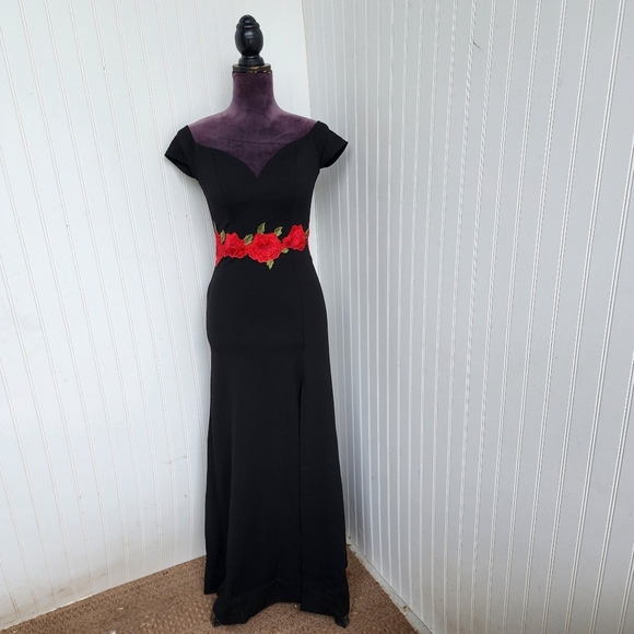 B. Darlin Black Formal Dress Red Rose Detail Off Shoulder Sleeves Maxi Sz 3/4 - Picture 1 of 14